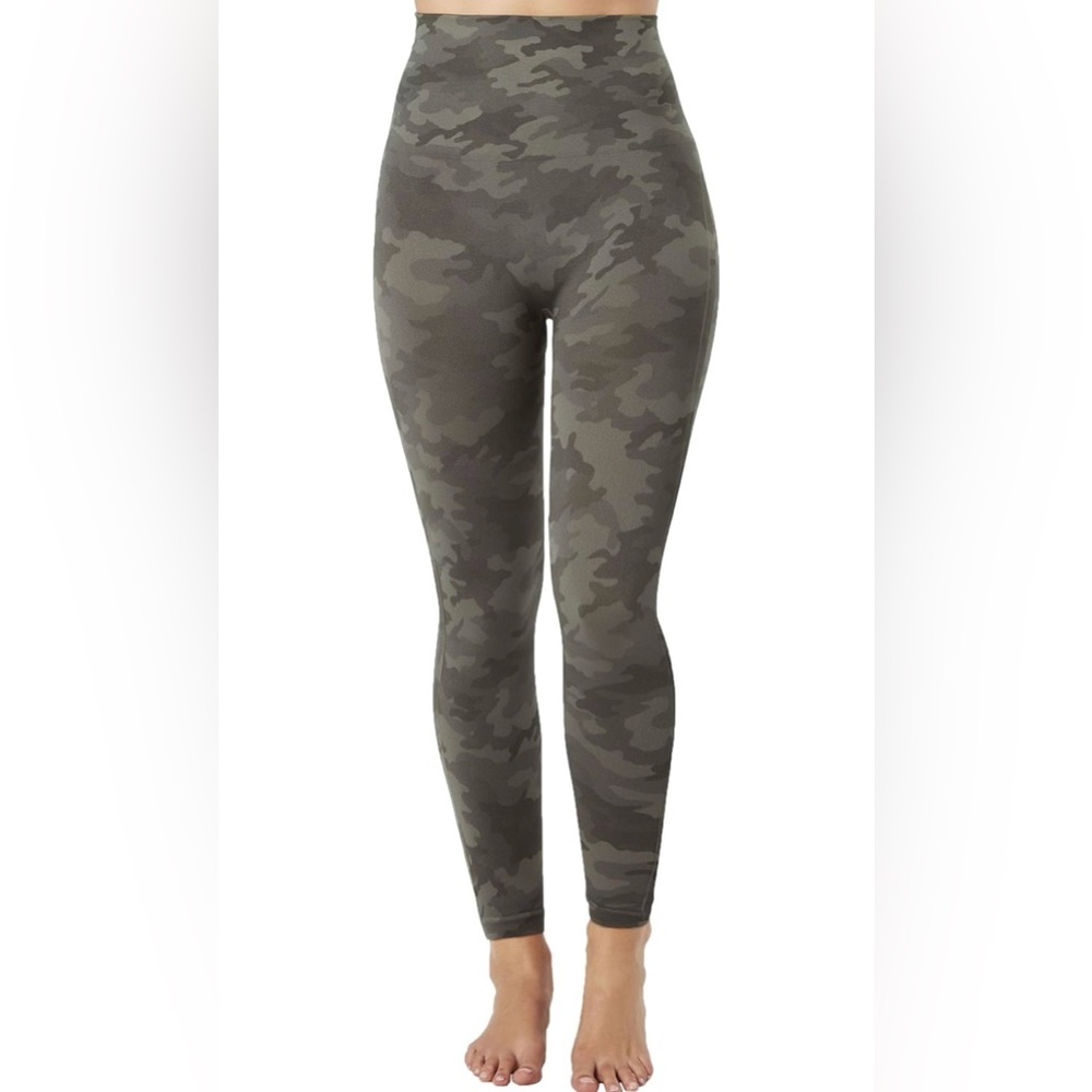 SPANX Cropped Seamless Leggings